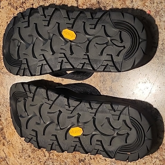 Merrell Women's Breakwater Flip Flops - Black SKU:J034372 size 11 - Picture 2 of 4